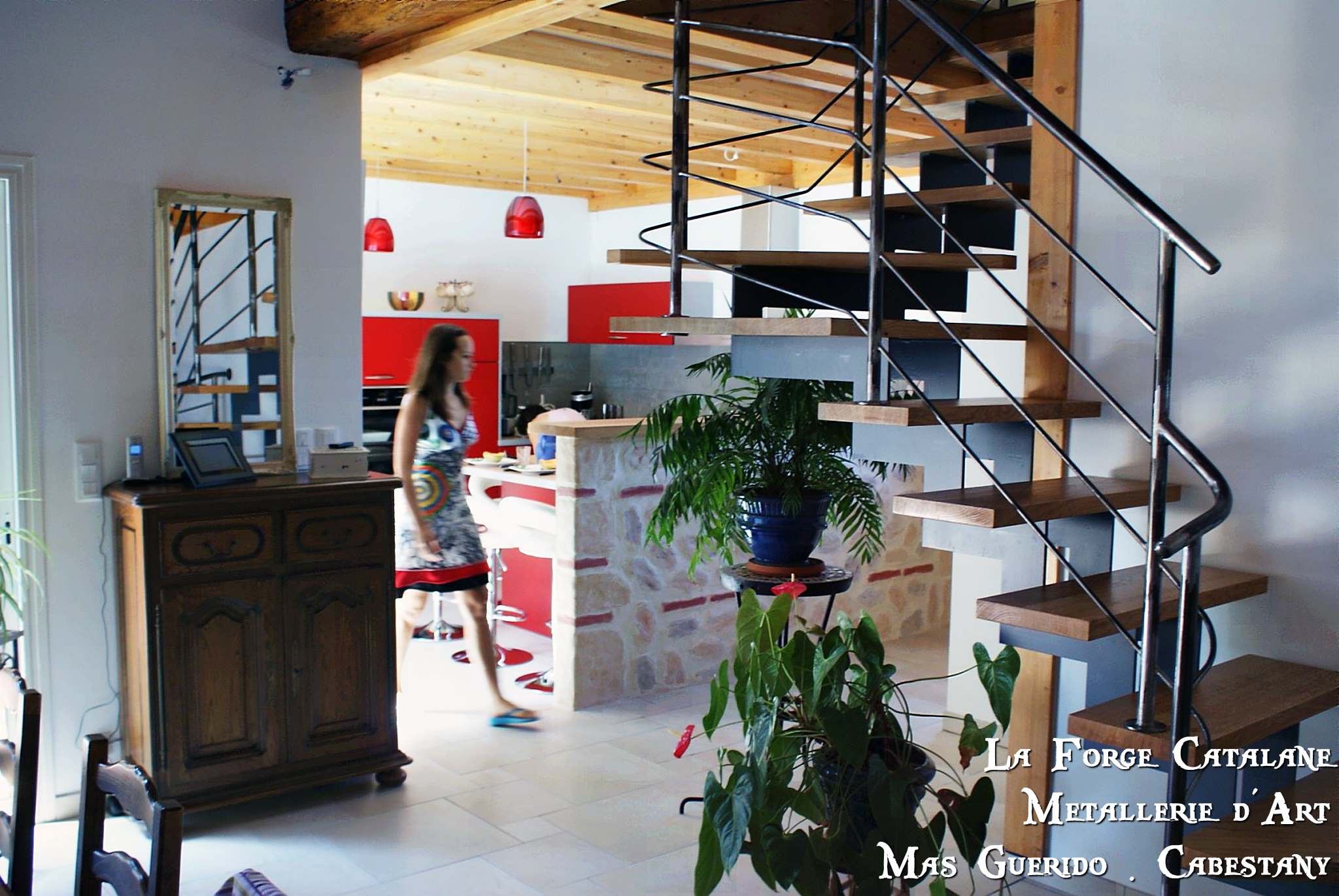 escalier double limons cremaillere decoupe fer marches hetre 2 forge catalane.jpg